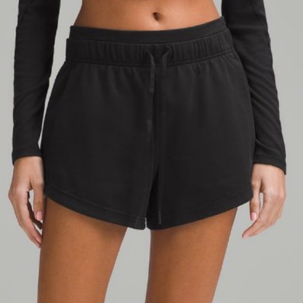 lululemon inner glow high rise shorts size 4
